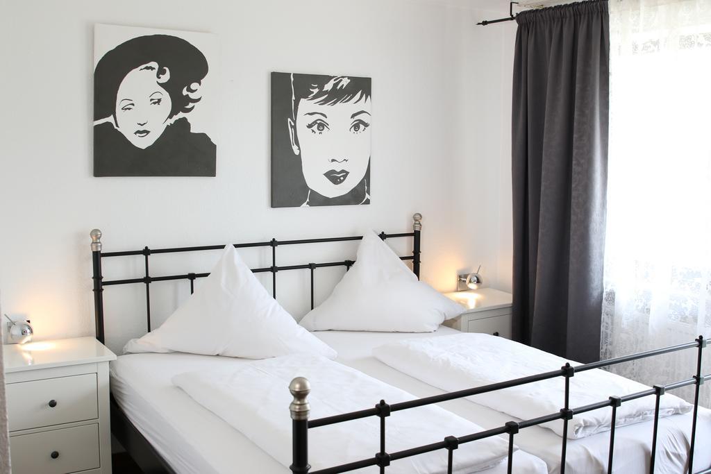 Hotel Alka Битигхайм-Биссинген Экстерьер фото