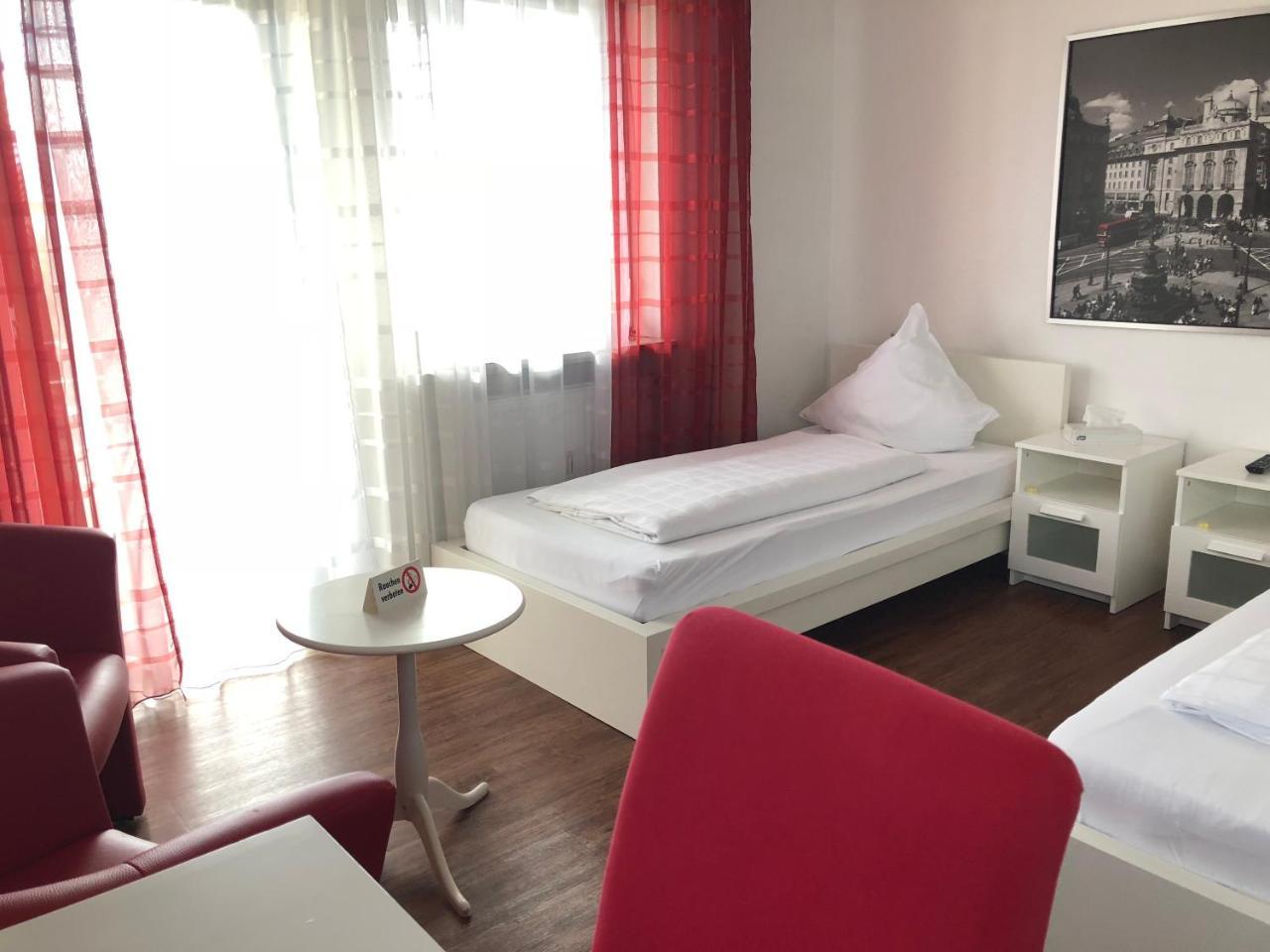 Hotel Alka Битигхайм-Биссинген Экстерьер фото