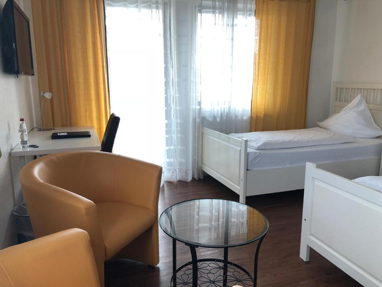 Hotel Alka Битигхайм-Биссинген Экстерьер фото